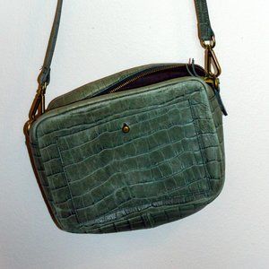 Madewell Transport Camera Bag: Croc Embossed Leather Edition (Smoky Spruce)